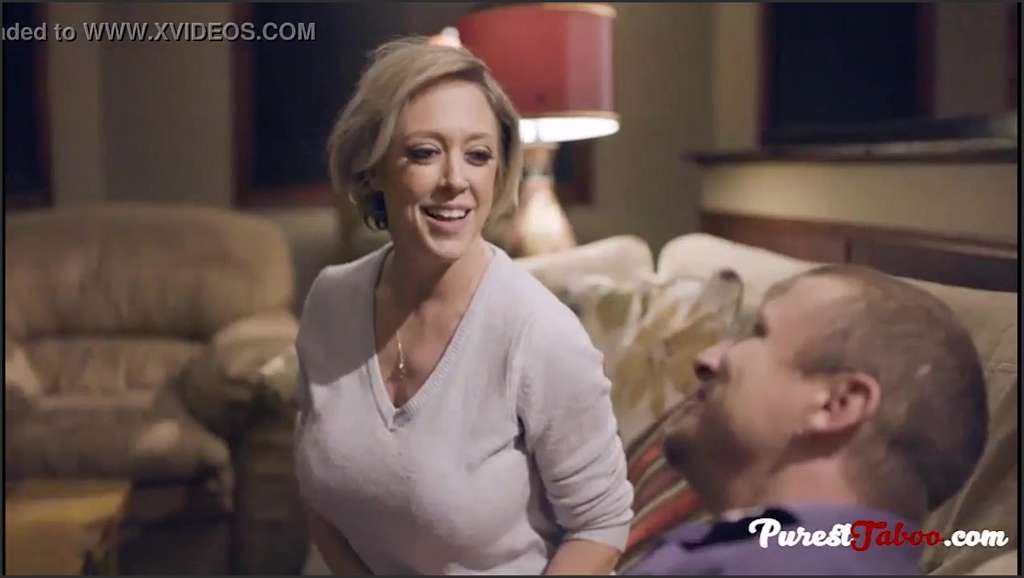 Familien vaginal sex with sexy redhead Skyla Novea