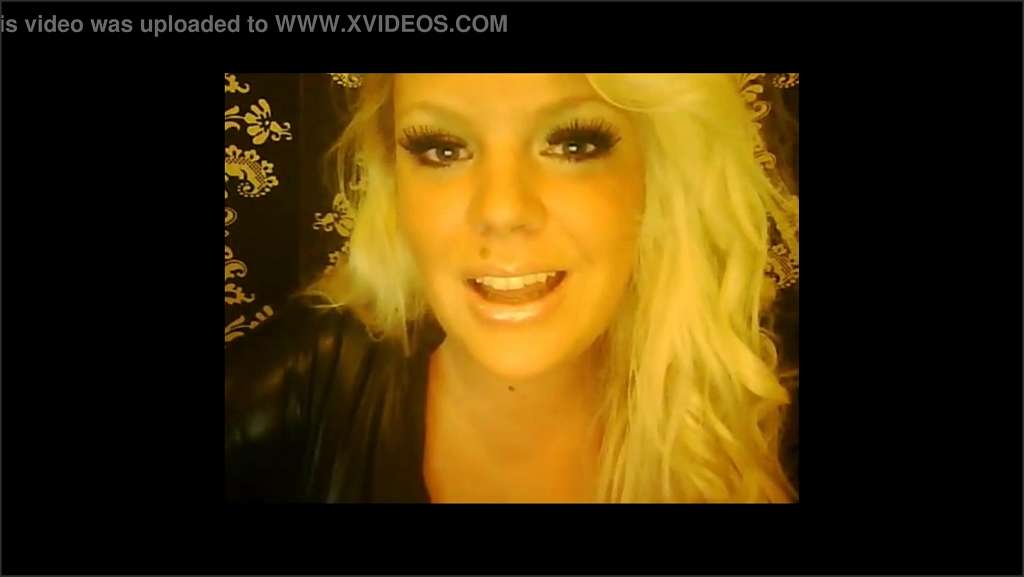 Fremdgehen for blonde housewife with giant tits