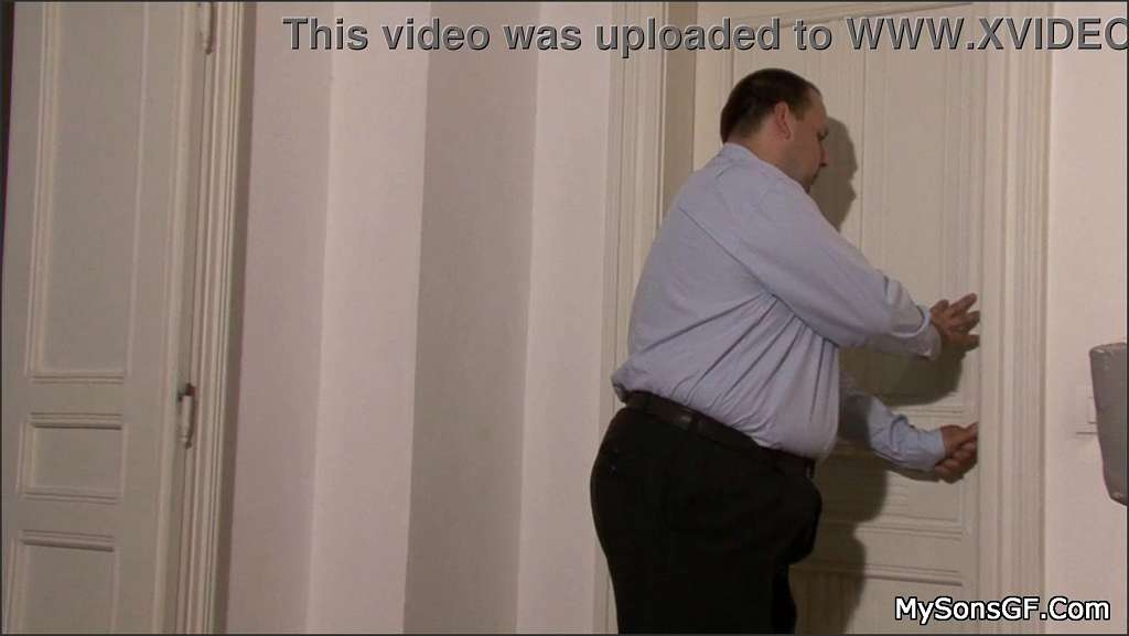 Betrügende sexy Beine zeigen Nylons