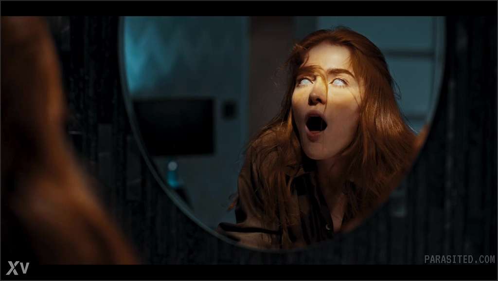 Jia Lissa fucks dark haired girl