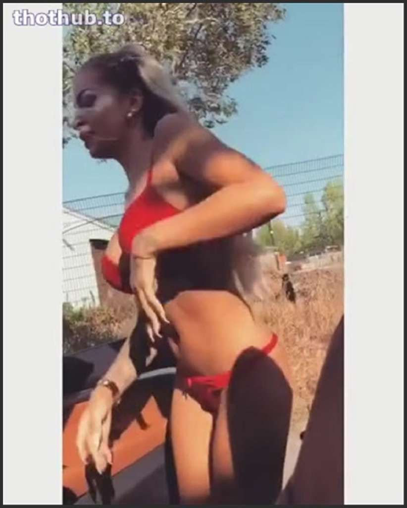 Katja Krasavice fucks herself in front of cam