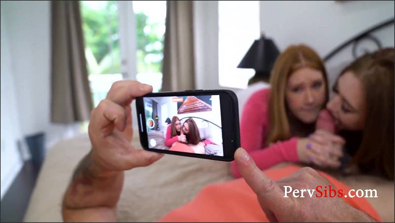 Fiktok Girls playing finger and tongue games