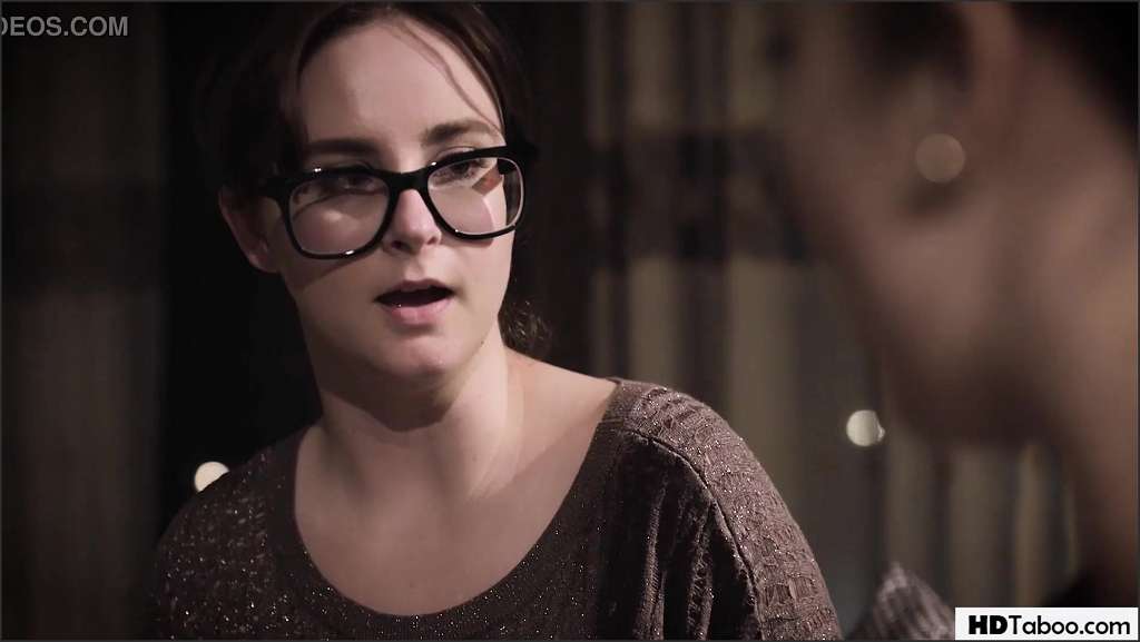 Lena Paul sextoy masturbates the slut her fur pussy