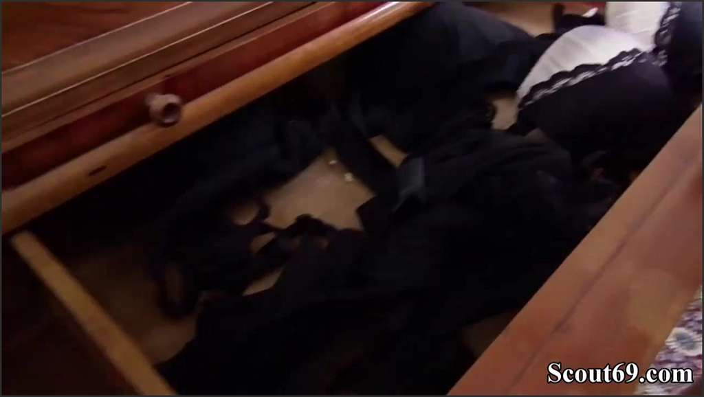 Loren Minardi fucked outside at the car