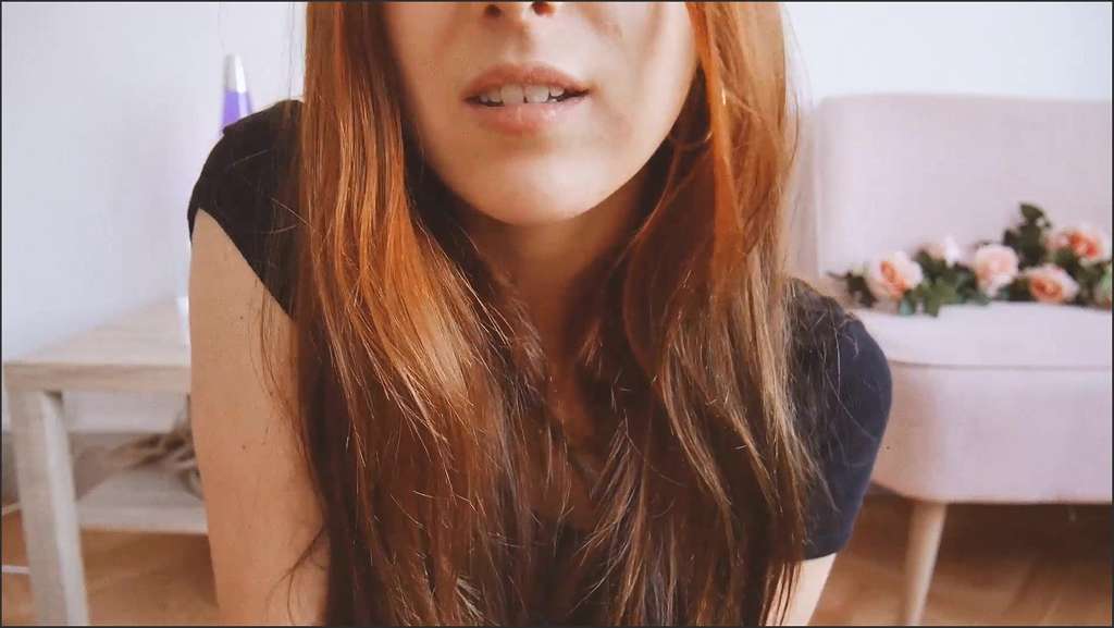 Madelaine Rousset Beach girls bang their pussies with double dildo