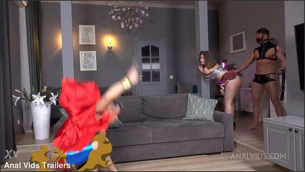 Mia Piper fingering in her nordic pussies around