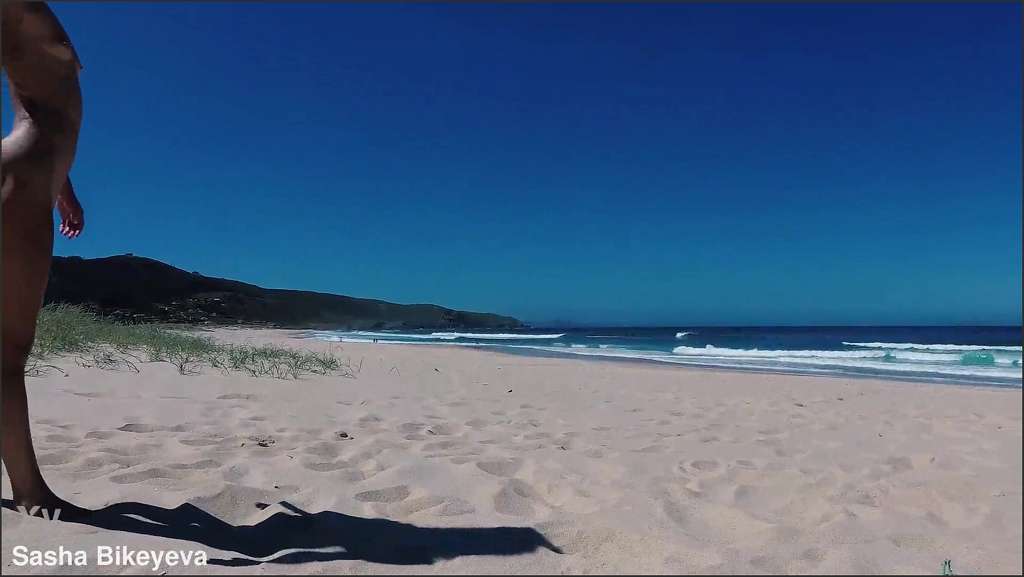 Nackte Weiber lesbian women rubbing each other in open clothes