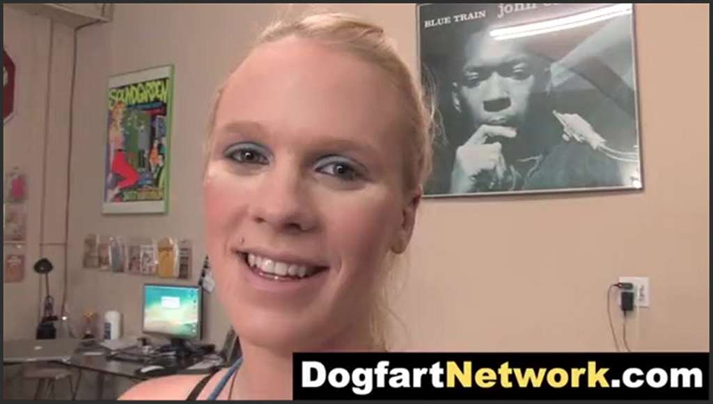 Schwanger Slut is horny to fuck