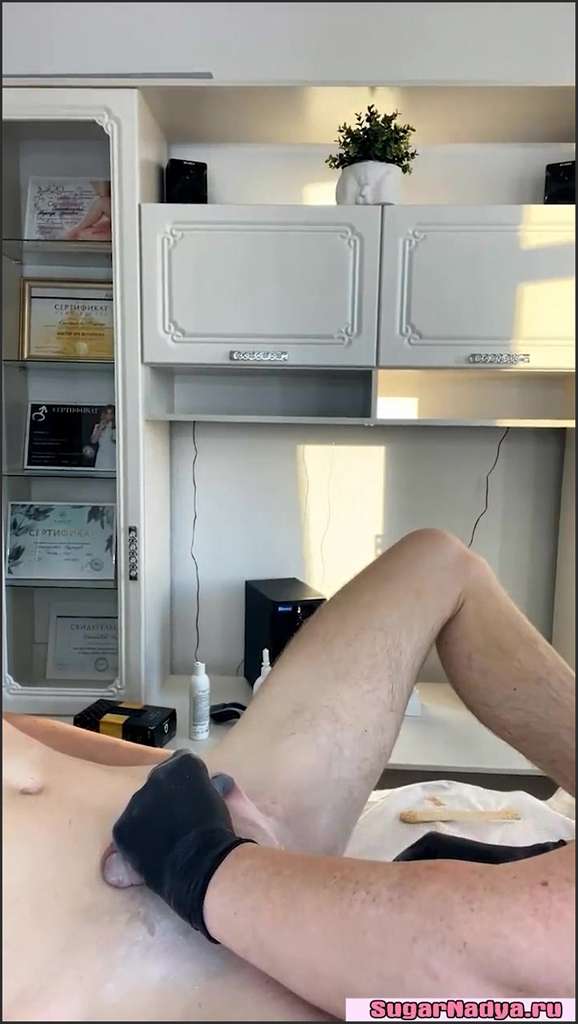 Sugarnadya spoils himself with the dildo