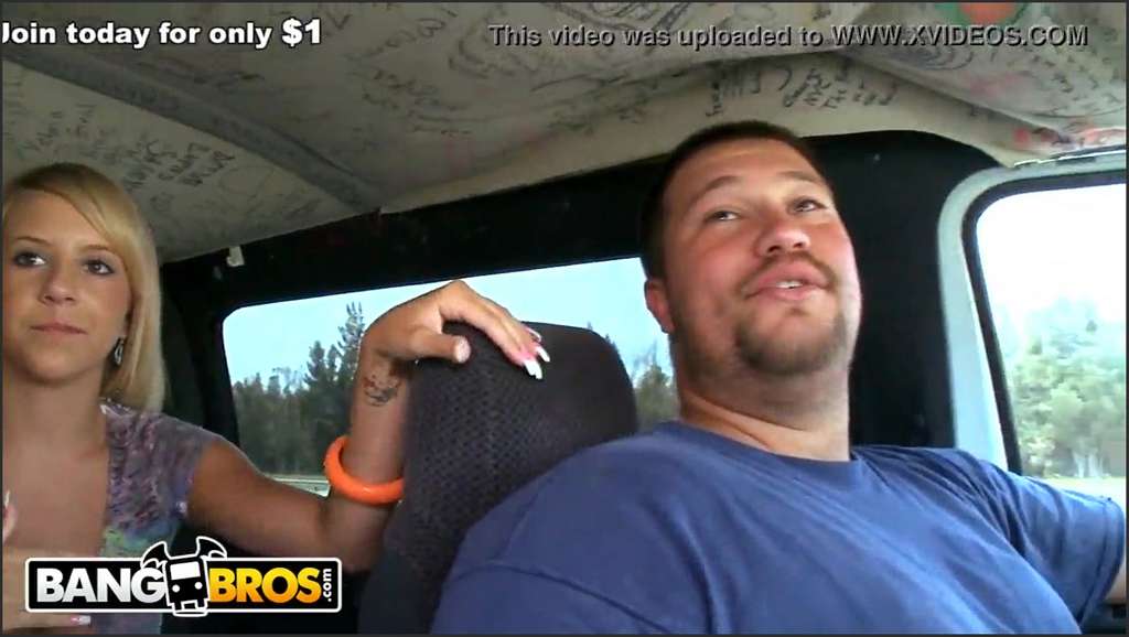 Tessa Taylor fucks Reena Skye’s ass cheeks