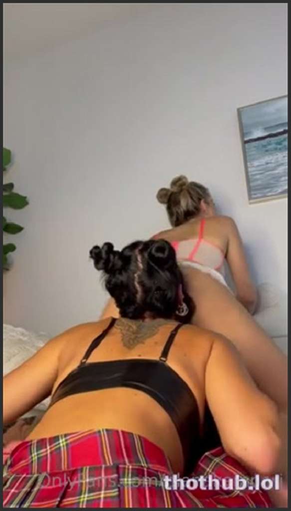 Elena Kamperi POV rammed in front of mirror